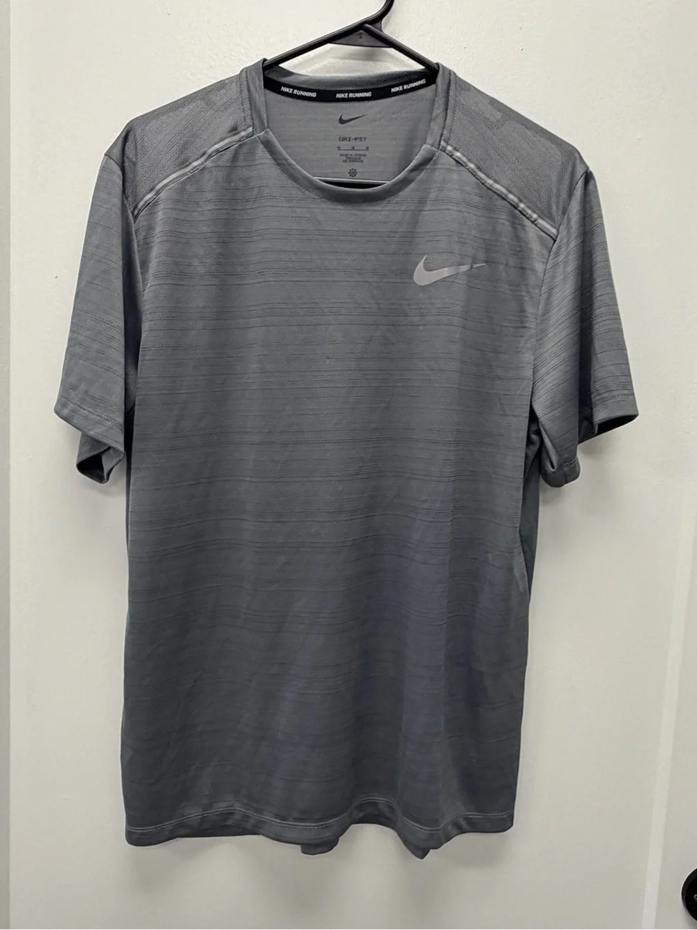 Nike Men’s Dri Fit Running T-Shirt Medium Gray Reflective Short Sleeve